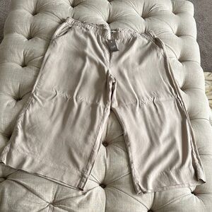 Purejill Women's Tan Capris